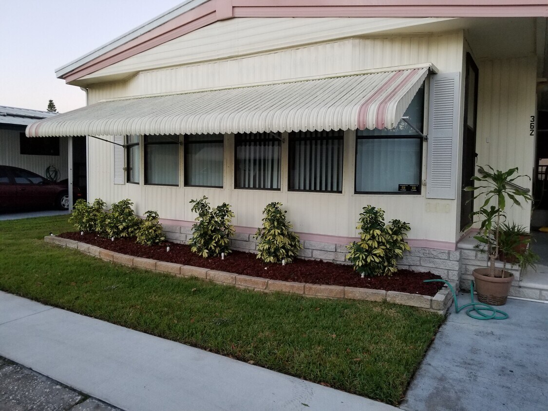 Foto principal - 12100 Seminole Blvd