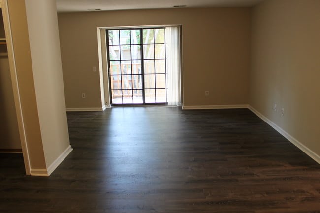 Living Room - 48 N Mountain Rd