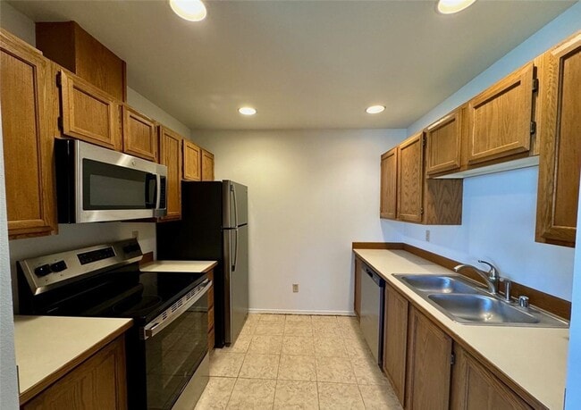 Foto del edificio - Gorgeous 2-Bedroom, 1-Bathroom Condo for Rent