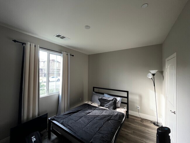 Foto del edificio - 37556 River Oats Ln