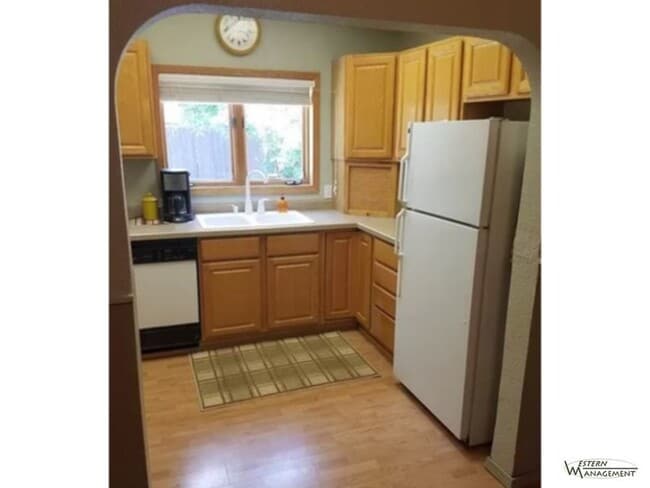 Building Photo - Pet Friendly!