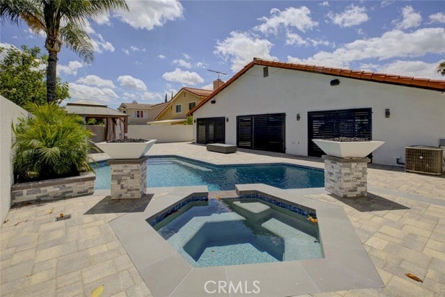 Foto del edificio - 9450 Tampa Ave
