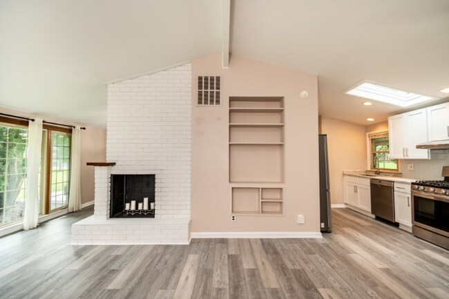 Building Photo - 1239 Ashover Dr