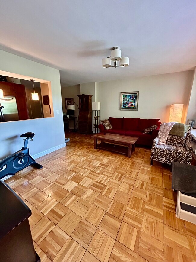 Foto del edificio - 572 Grand St