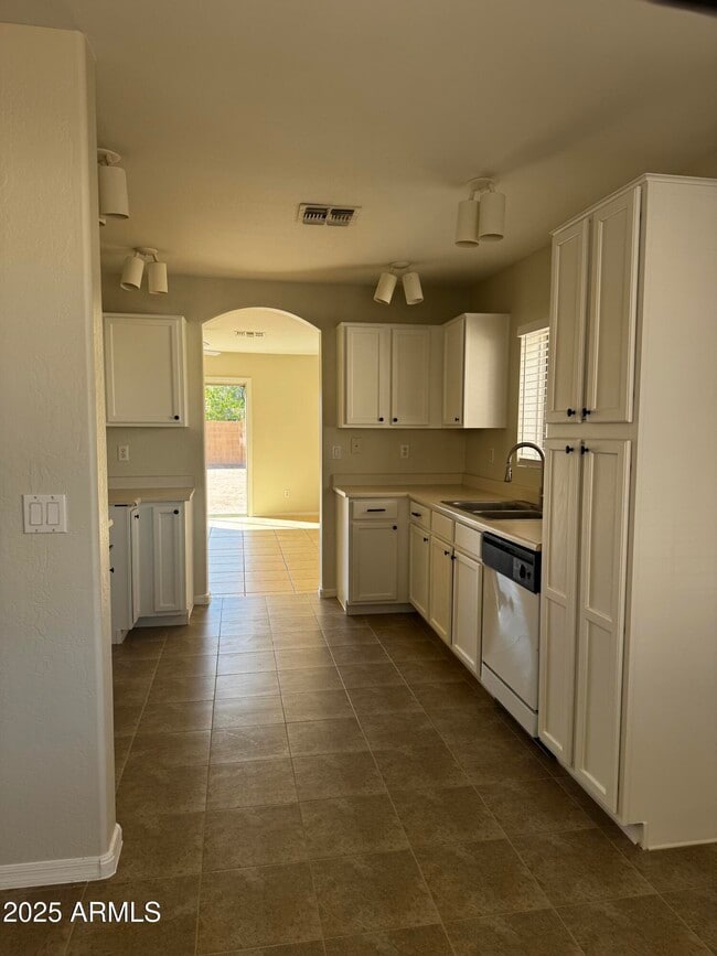 Building Photo - 13310 N 126th Ave