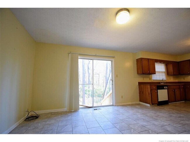 Building Photo - 739 Ashbrook Rd