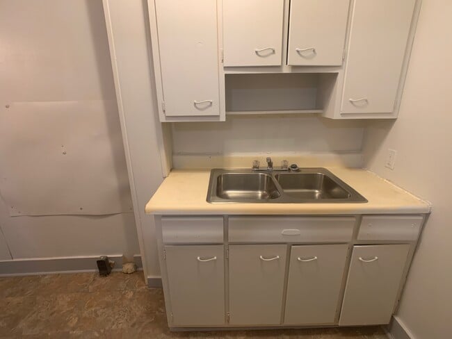 Building Photo - 602-3 Bryan-