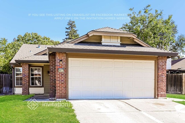 Building Photo - 9417 Soaring Oaks Dr