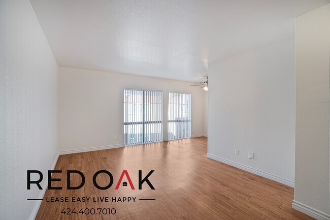 Foto del edificio - 17830 Sherman Way