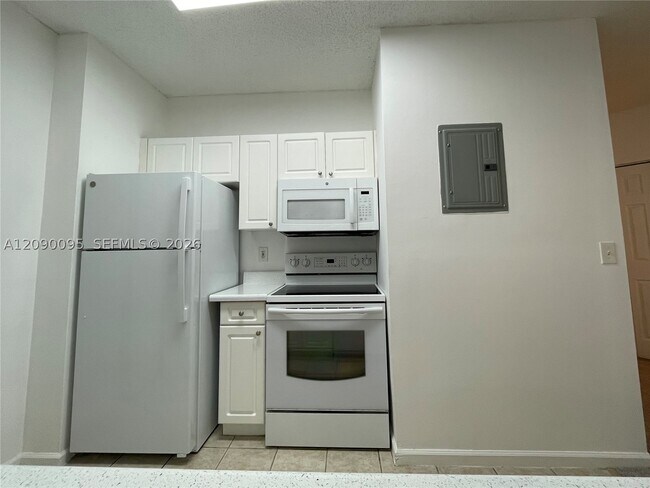Building Photo - 17125 N Bay Rd