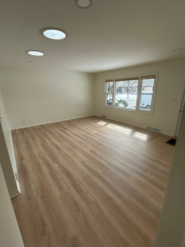 Foto del edificio - 402 Elmwood Dr