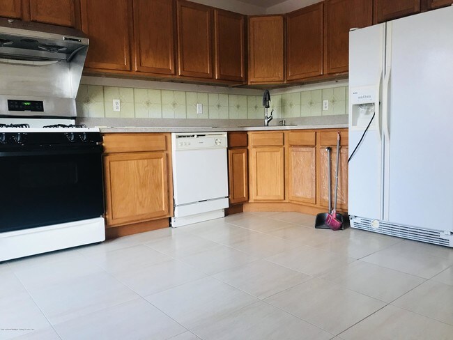 Foto del edificio - 268 Maple Pkwy