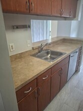 Building Photo - 9833 Westview Dr