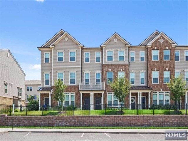 Building Photo - 36 Leahy Dr