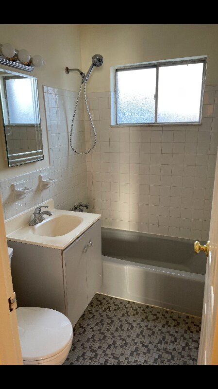 Building Photo - 456 Fairview Ave