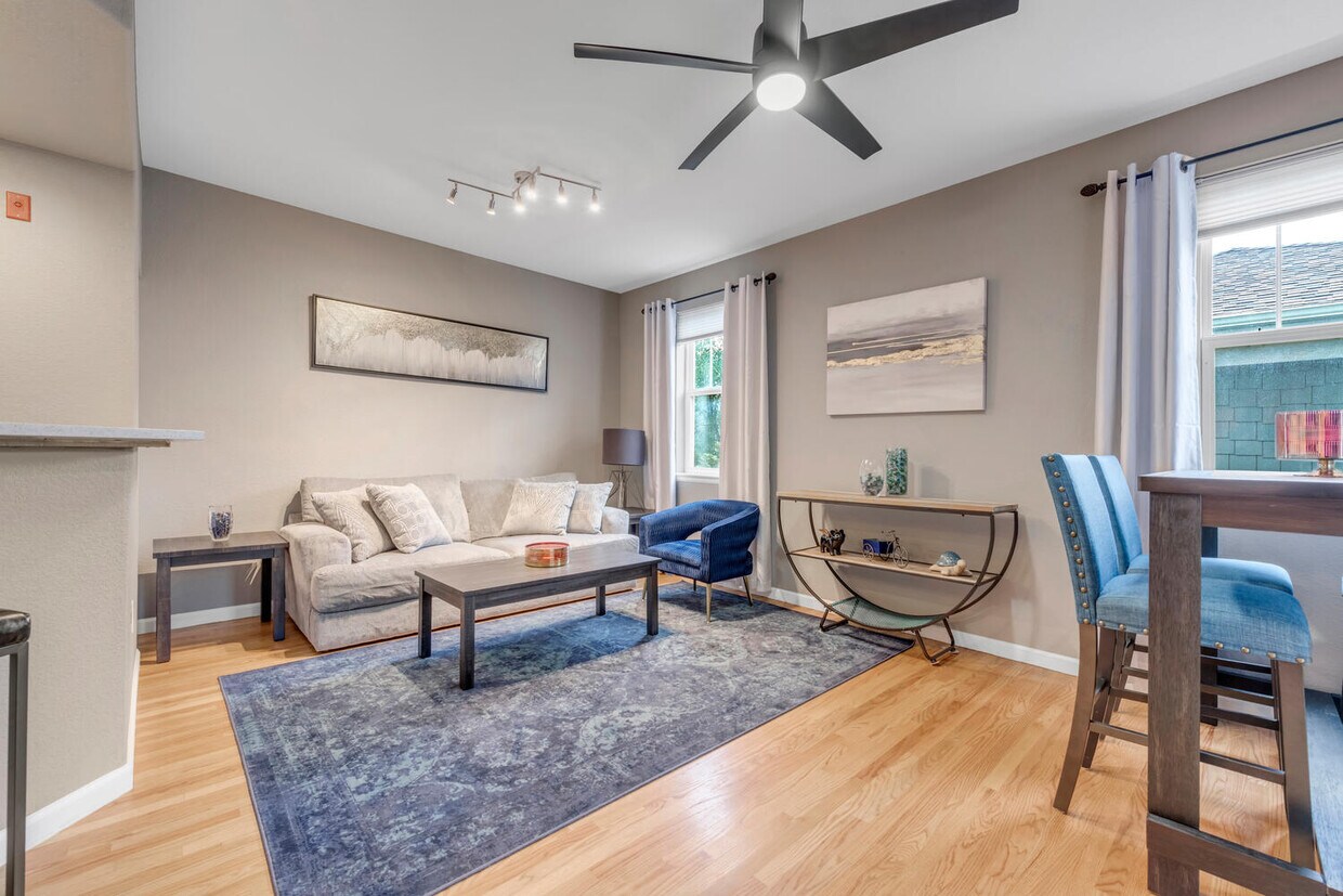 Foto principal - 1755 N Emerson St