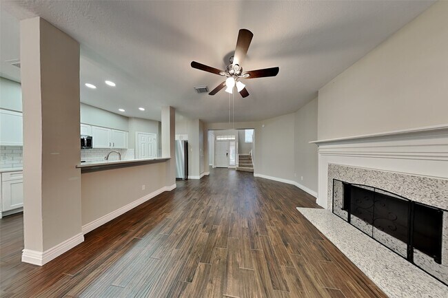 Building Photo - 6310 New Oak Ct