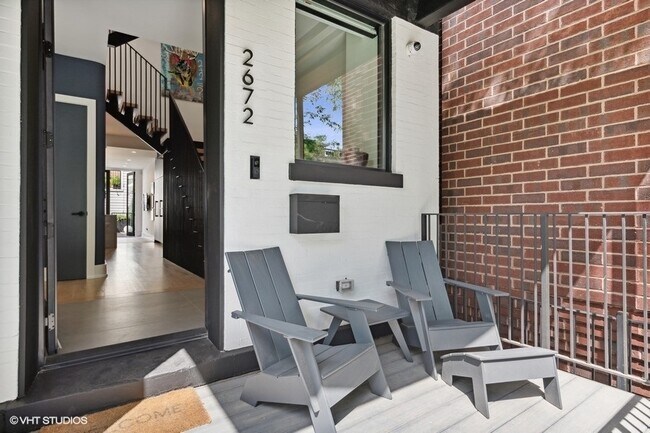 Building Photo - 2672 N Burling St