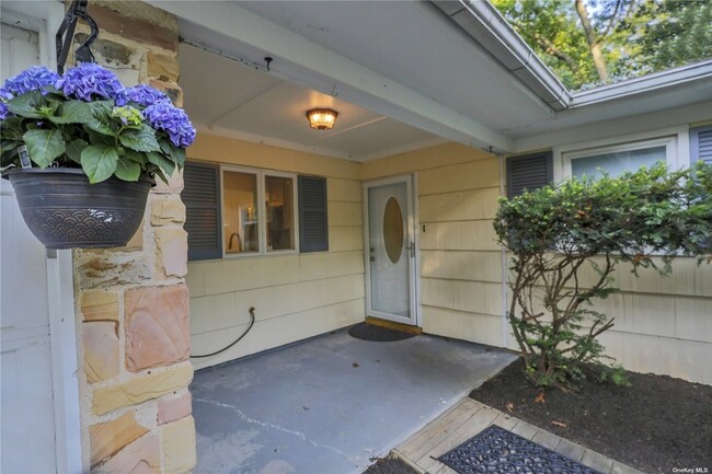 Building Photo - 7 Sandstone Ln