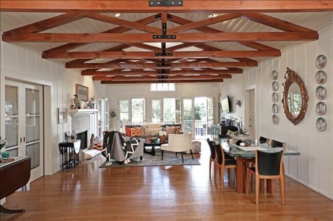 Foto del edificio - 1518 Olive Ln