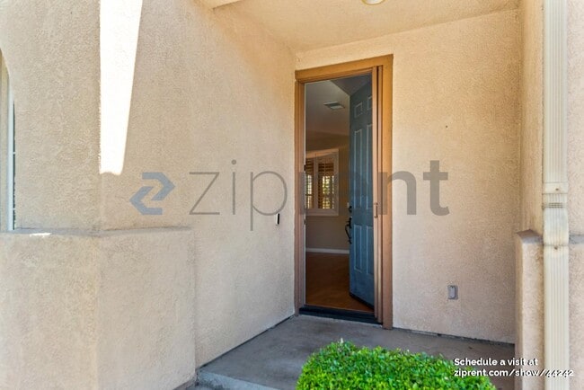 Building Photo - 856 Dederick Ct