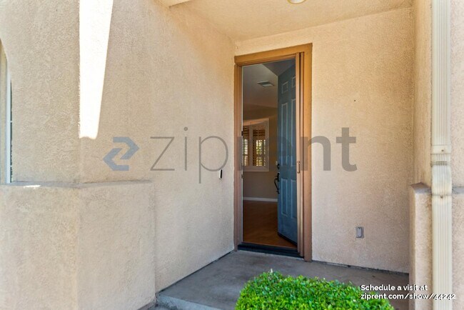 Foto del edificio - 856 Dederick Ct