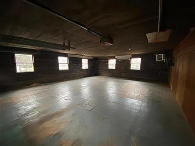Building Photo - Available to occupy !!