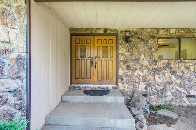 Building Photo - 9801 Blue Lake Dr