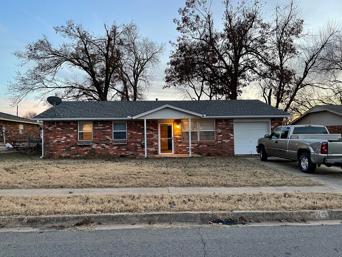 702 Willis St, Noble, OK 73068 House for Rent in Noble, OK