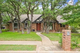 Building Photo - 7007 Fence Line Dr