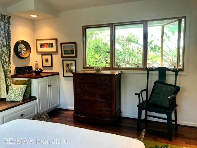 Building Photo - 2 br, 1 bath House - 188 Aikahi Loop
