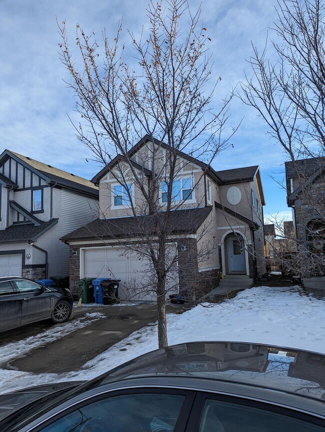 Building Photo - 151 Aspen Hills Close SW