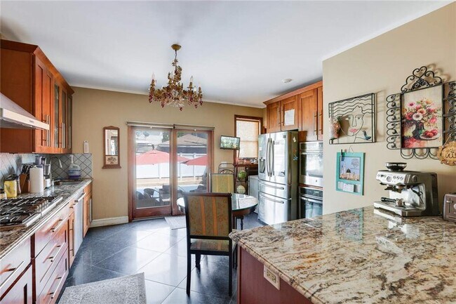 Building Photo - 1559 Bay Ridge Pkwy