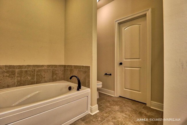 Building Photo - 4832 Alister Court