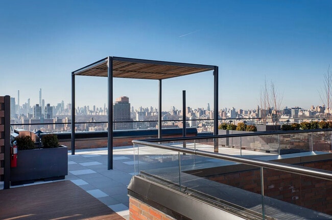 Foto del edificio - 1856 Park Avenue
