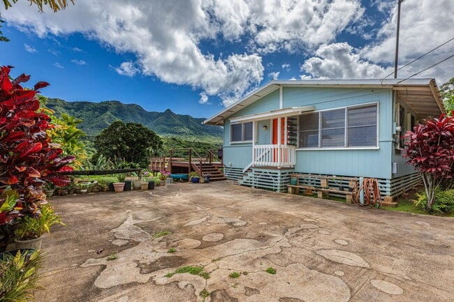 Building Photo - Charming 2 Bedroom Rental with Stunning Mountain Views – Available only April 15 to October 31, 2026