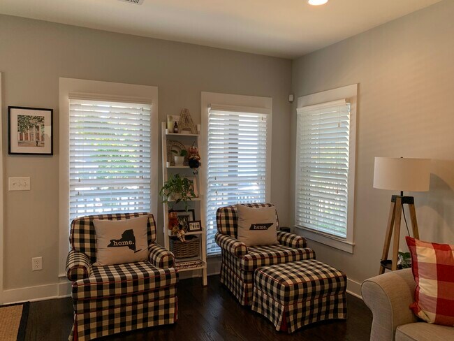 Foto del edificio - 104 Gale Park Ln