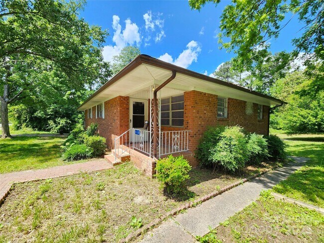 Foto del edificio - 210 N Salisbury Ave