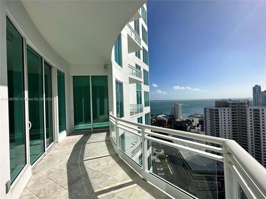 Foto principal - 900 Brickell Key Blvd