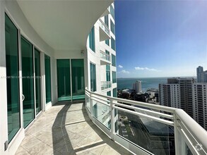 Building Photo - 900 Brickell Key Blvd