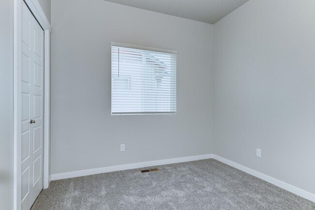 Building Photo - 2203 Ison Ct