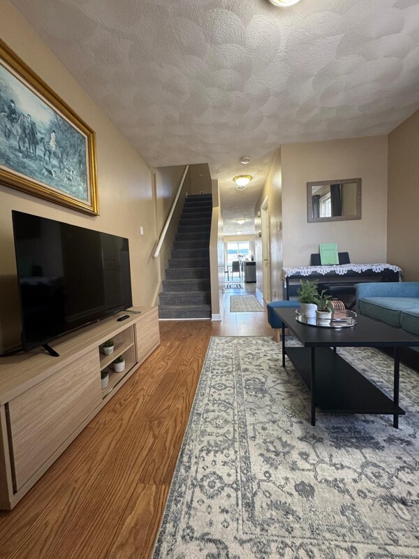 Foto del edificio - 31 Tapley Ave