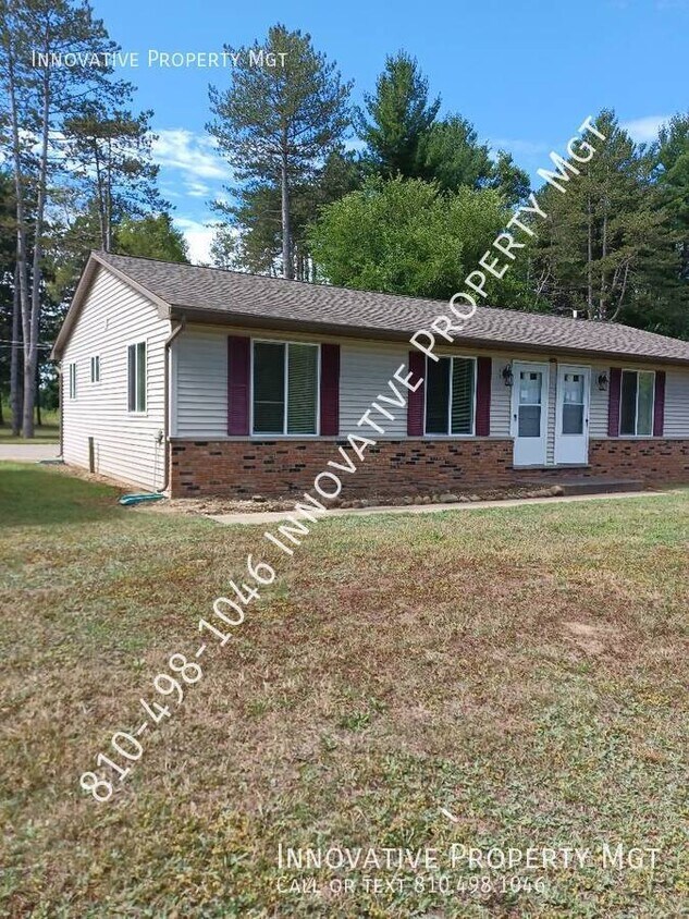 Foto principal - 3065 W Lake Rd