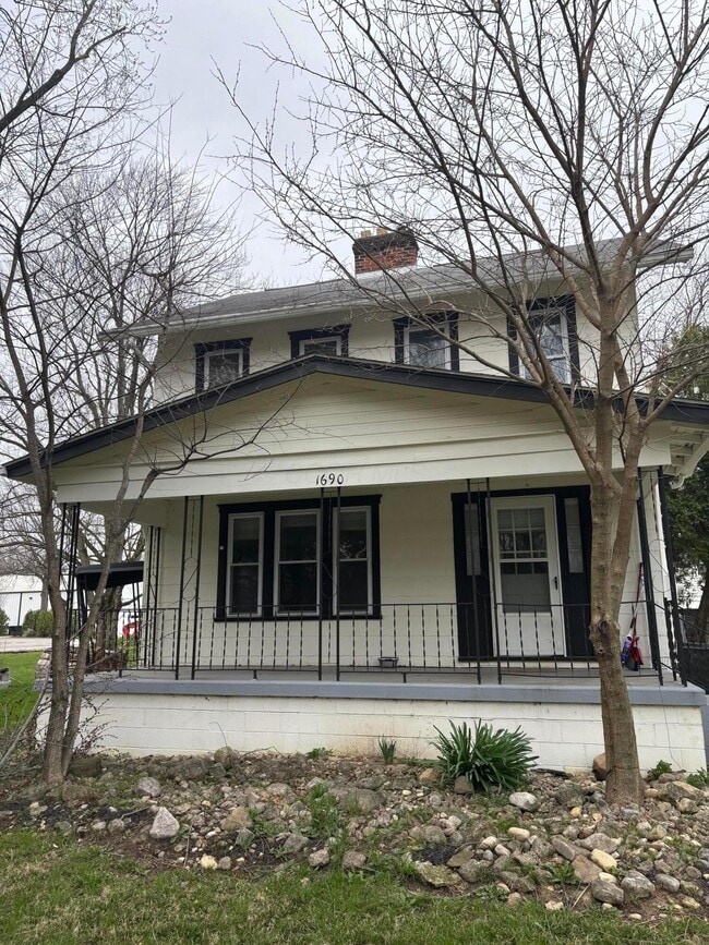 Building Photo - 1690 Dyer Rd