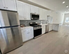 Building Photo - 2634 Manton St