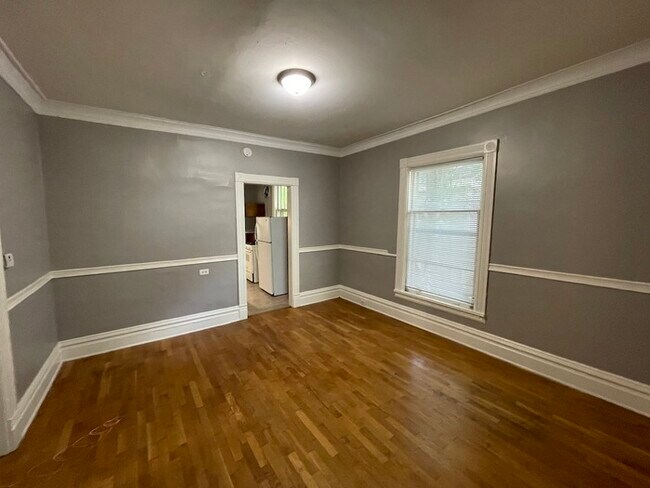Building Photo - NE Side 2 Bedroom Duplex Lafayette Ave