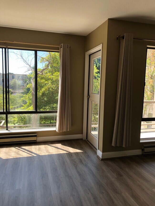 6 Commodore Dr Unit 341, Emeryville, CA 94608 Condo for Rent in