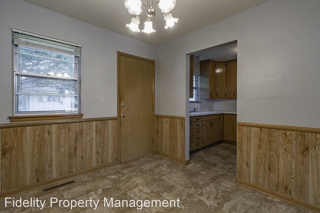 Building Photo - 3 br, 1 bath House - 843 South Link Avenue