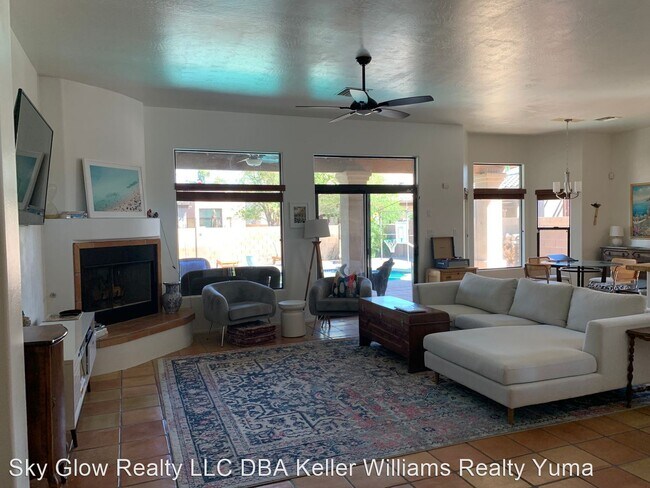 Foto del edificio - 4 br, 2 bath House - 3384 W. 17th Pl.