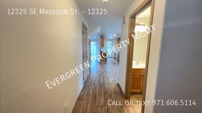 Building Photo - Cozy 3BR/2.5BA with Private Backyard & Att...